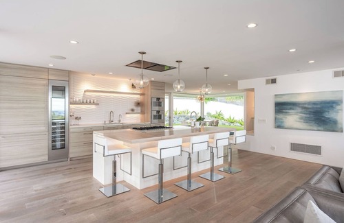 Country Club House | La Jolla Hillside Retreat with Ocean Views, Chef's Kitchen & Hot Tub