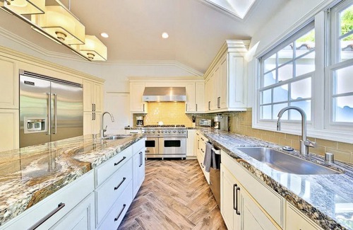 Country Club House | La Jolla Lifestyle Villa with Oasis Pool & Spa