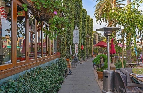 La Jolla Shores Apartment | La Jolla Shores Modern Flat