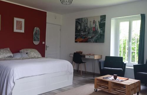 Aiguillon House | La Lézardiére