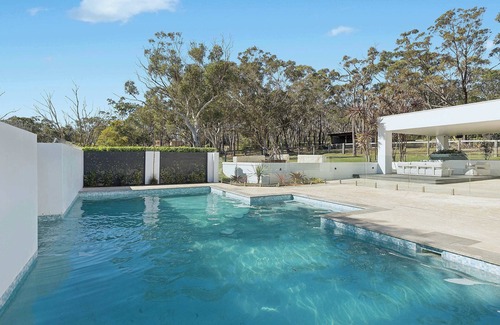 Kariong House | La La Land by Coast Hosting