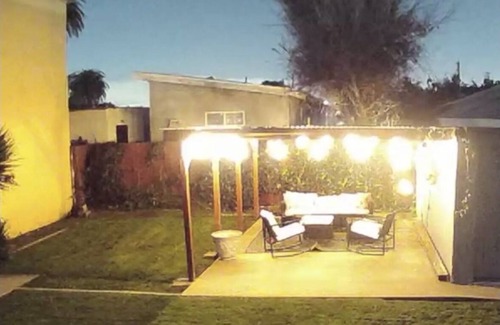 Los Angeles House | LA Living SoFI-LAX-Beach House w Gated Prkng