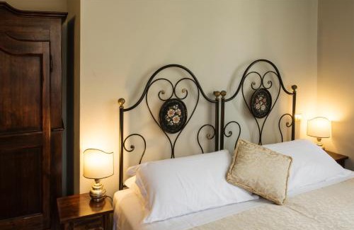 Montone Hotel | La Locanda Del Capitano