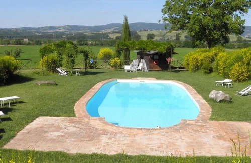 Monteleone d'Orvieto Apartment | La Loggia in Farmhouse Borgo Santa Maria