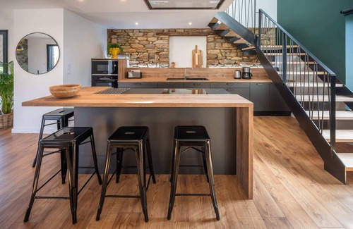 Tregunc House | La Longère du Verger, Maison de 200m2 Avec Piscine Intèrieure, et Plage à Pied