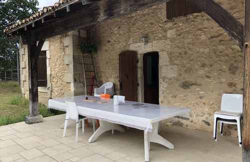 Sourzac House | La Longère en Périgord: house with swimming pool for vacations in the countryside.