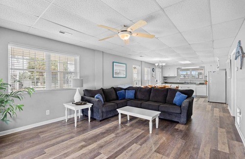 North Myrtle Beach House | La Luna in Cherry Grove