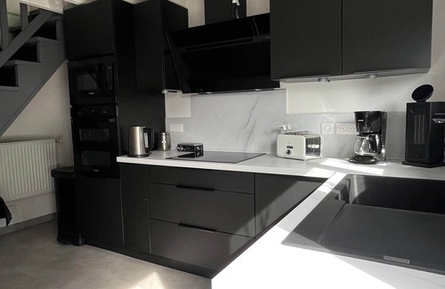 Notre-Dame-du-Hamel House | La Mésangère