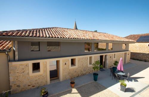 Montreal House | La Métairie Du Clos Saint Louis, 4 chambres pour 8 personnes