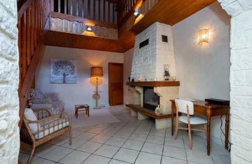 Saint-Christophe-sur-Guiers House | La maison des Jolicoeurs