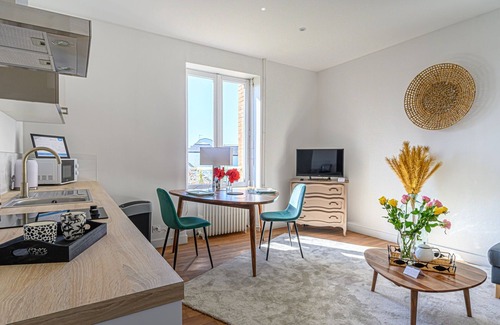 Vannes Apartment | LA MADELEINE - One Bedroom Apartment, Sleeps 2