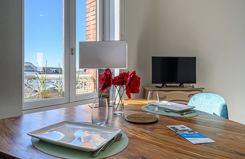 Vannes Apartment | LA MADELEINE - One Bedroom Apartment, Sleeps 2