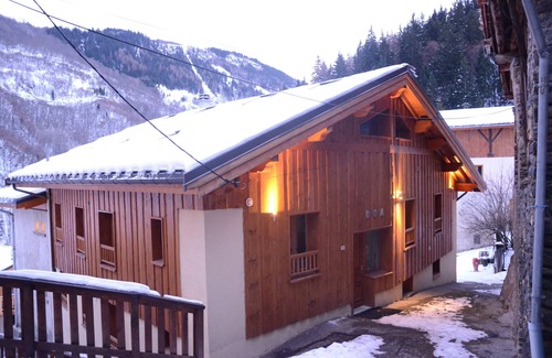 Saint-Jean-de-Belleville Apartment | LA MAISON, accommodation for 13 to 15 people