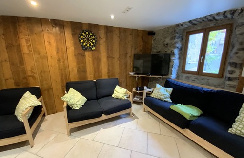 Saint-Jean-de-Belleville Apartment | LA MAISON, accommodation for 13 to 15 people