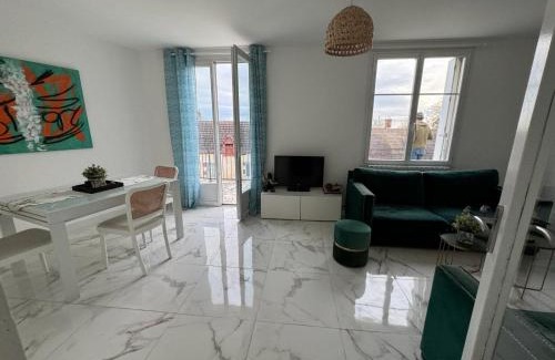 Saint-Georges-sur-la-Pree House | La Maison d'Heidi