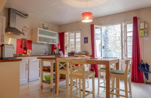 Saint-Paul-Trois-Chateaux House | La maison du Chateau