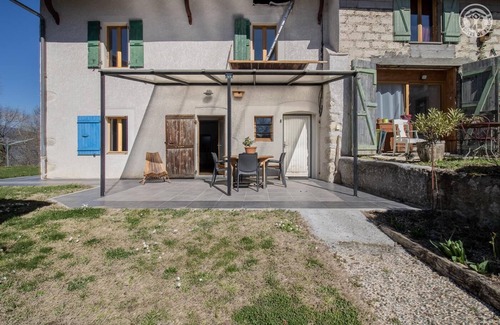Serrieres-en-Chautagne House | LA Maison Bleue - Serrieres EN Chautagne