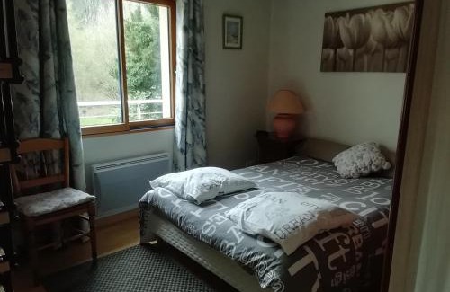 Plouigneau House | La maison au bord de l'eau