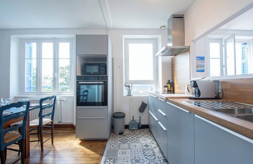 Crozon House | La Maison Bleue | Beautiful sea and garden view