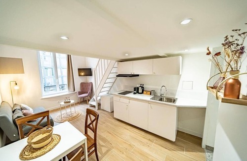 Jules Ferry - Recamier Apartment | La Maison Charpennes-appartement Magnolia 2 pers