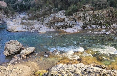 L'Estrechure House | la maison d'à coté