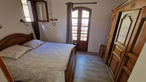 L'Estrechure House | la maison d'à coté