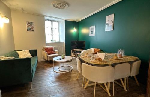 Parthenay House | La Maison D'Oscar