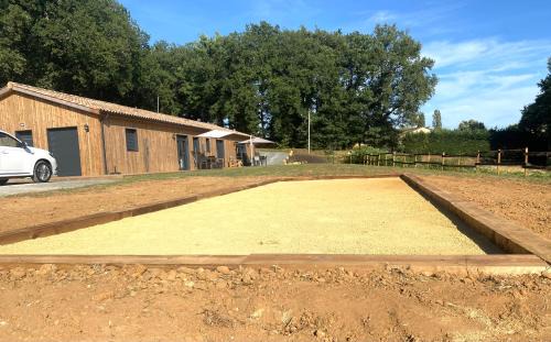 Saint-Avit-Senieur House | La maison dans la prairie fleurie, gîte coquelicot
