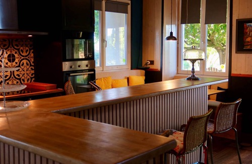 Saint-Laurent-de-la-Barriere House | La Maison de Famille