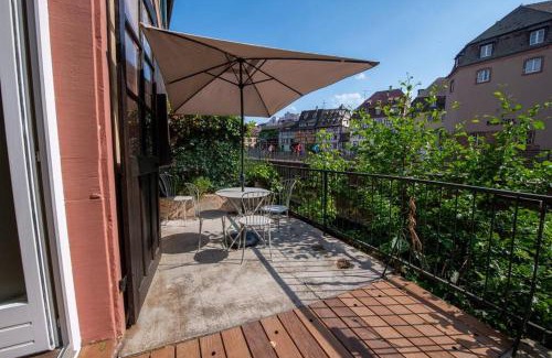 Petite-France Apartment | La Maison de l'éclusier