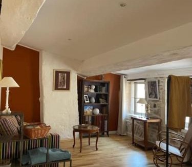 Tournus House | La maison de Lea, chambres d'hôtes de 14 couchages