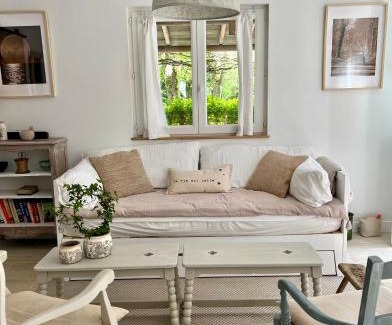 La Noe-Poulain House | La Maison de Manou