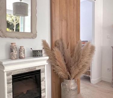 La Noe-Poulain House | La Maison de Manou