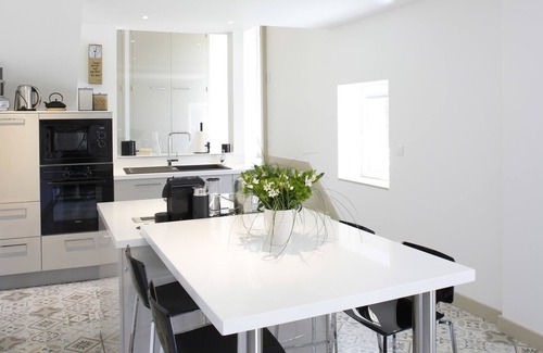 Fleurie House | La Maison de Marius Saint Amour Bellevue