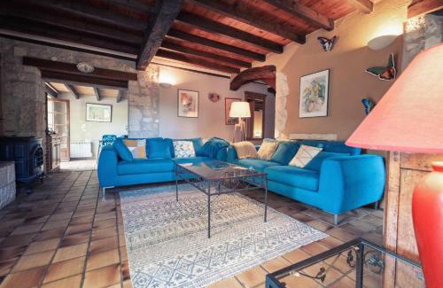 Cahuzac-sur-Vere House | La Maison des Chênes - Piscine et grand terrain arboré dans une ambiance bucolique.