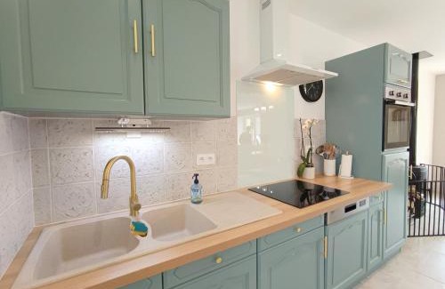 Faverolles House | La maison des couturiers