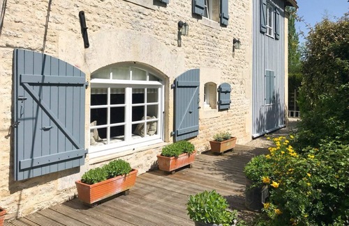 Courcerac Villa | La Maison Des Fleurs