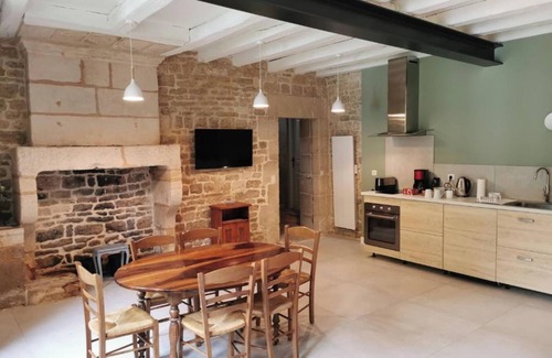 Sciecq House | La Maison Des Mariés