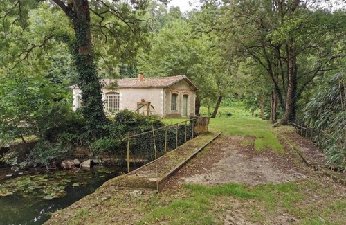 Sciecq House | La Maison Des Mariés