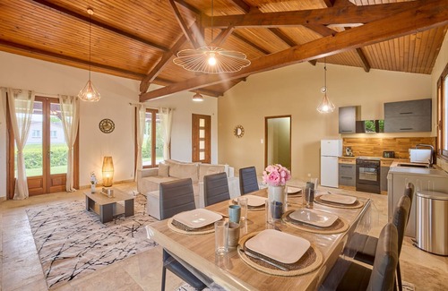 Casteljaloux House | La Maison des Pins - climatisée avec piscine