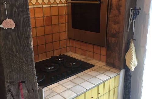 Molas House | La Maison des Roses – Charming retreat in Gascony with heated pool & flower garden