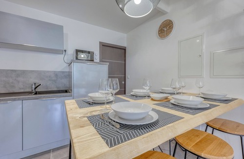 Sanary-sur-Mer House | La Maison des Sables - Maison pour 6, parking privé