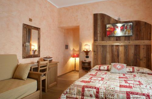 Doues House | La Maison Du Bon Megnadzo