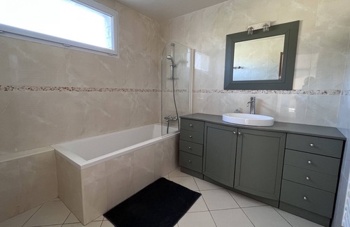 Santeny House | La Maison Du Bonheur