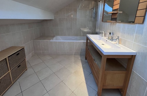 Santeny House | La Maison Du Bonheur