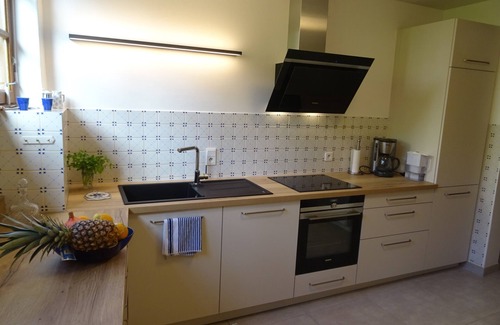 Cajarc House | La Maison Du Tour De Ville with Mountain View, Wi-Fi and Air Conditioning