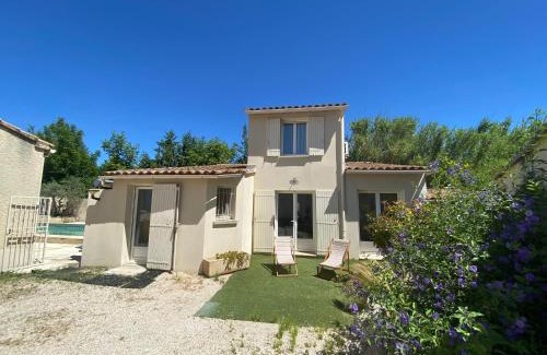 Vedene House | La maison en couleurs 3 étoiles, avec piscine