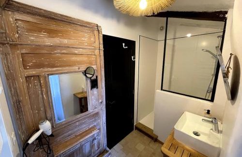 Saint-Martin-de-Londres House | La Maison des Remparts