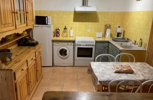 Saint-Pardoux-du-Breuil Apartment | La Maison des cressonnières