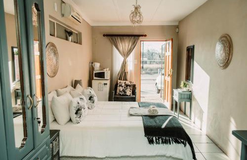 Tsantsabane House | La Maison Guesthouse